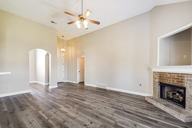 2,275/Mo, 1721 Englehart St Cordova, TN 38016 Living Room View 2