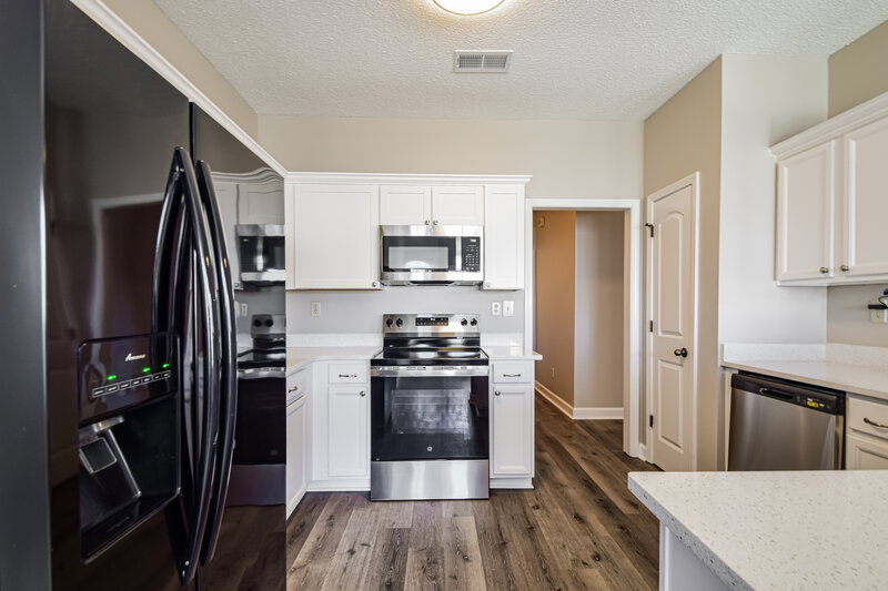 2,275/Mo, 1721 Englehart St Cordova, TN 38016 Kitchen View 2