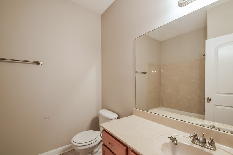 2,275/Mo, 1721 Englehart St Cordova, TN 38016 Bathroom View