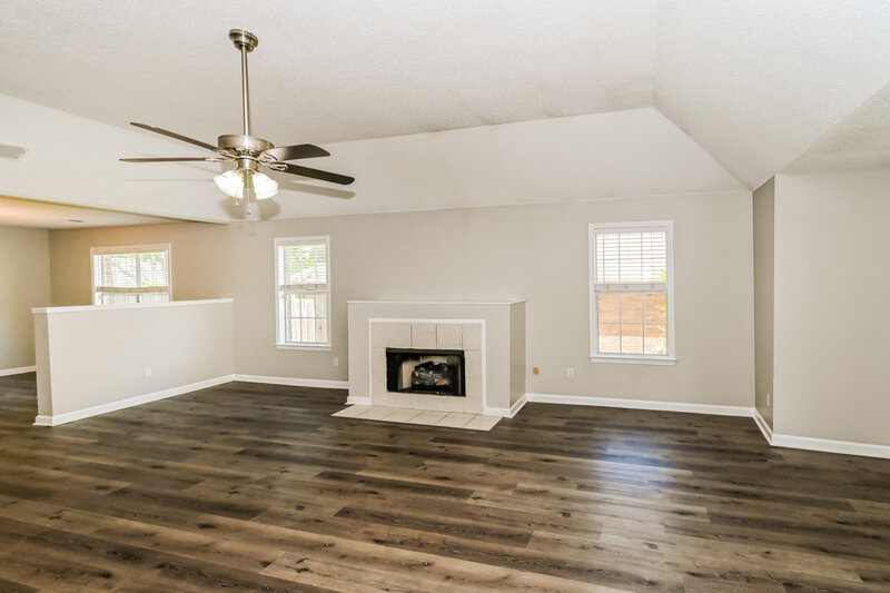 1,930/Mo, 5791 Pecan Trce Bartlett, TN 38135 Living Room View