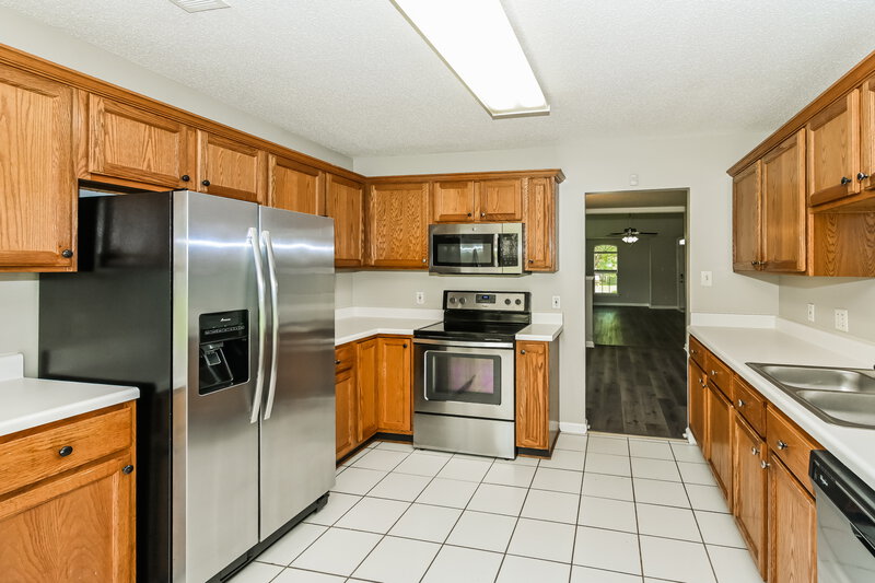 1,930/Mo, 5791 Pecan Trce Bartlett, TN 38135 Kitchen View 2