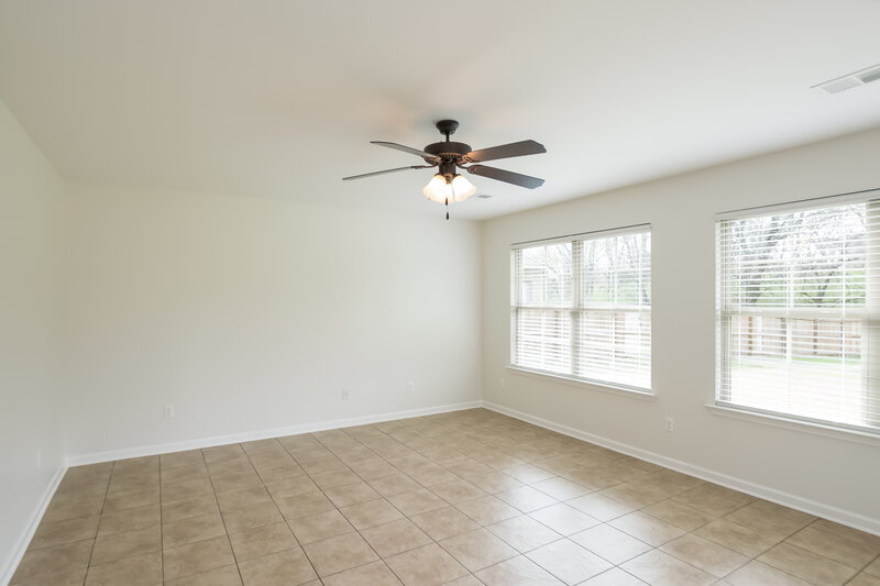 2,330/Mo, 6071 Vera Ln Olive Branch, MS 38654 familyroom View