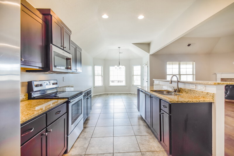 2,255/Mo, 2805 S Cherry Dr Southaven, MS 38672 Kitchen View