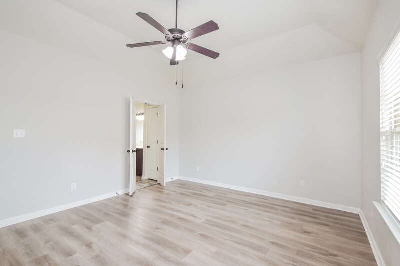 2,255/Mo, 2805 S Cherry Dr Southaven, MS 38672 Main Bedroom View 3