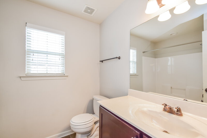 2,255/Mo, 2805 S Cherry Dr Southaven, MS 38672 Bathroom View