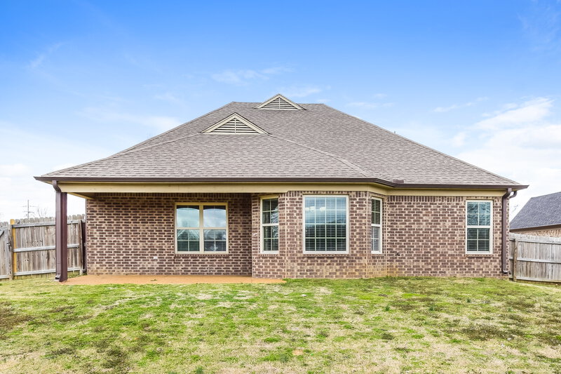 2,255/Mo, 2805 S Cherry Dr Southaven, MS 38672 Rear View