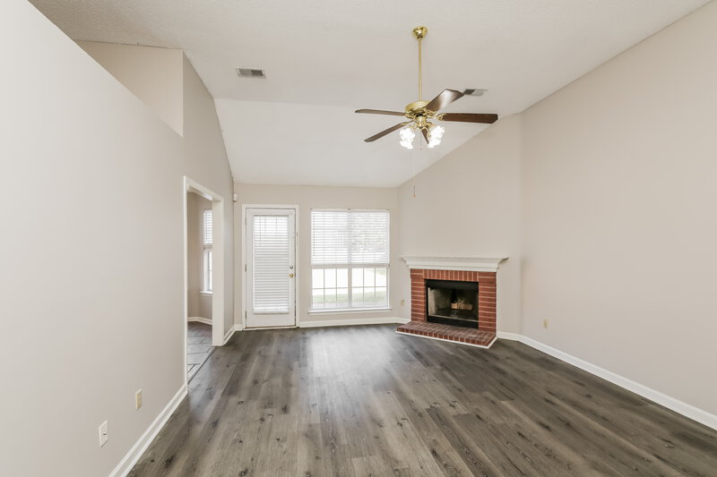 2,550/Mo, 7234 Fox Creek Dr Olive Branch, MS 38654 Living Room View