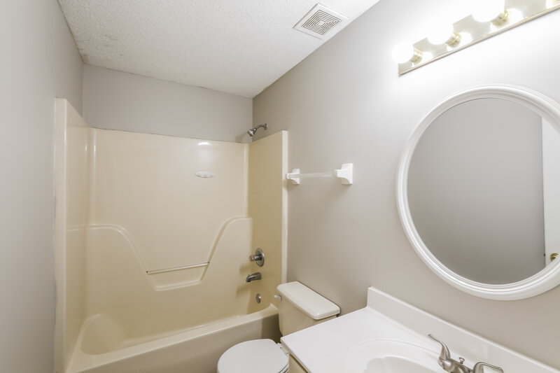 2,550/Mo, 7234 Fox Creek Dr Olive Branch, MS 38654 Bathroom View
