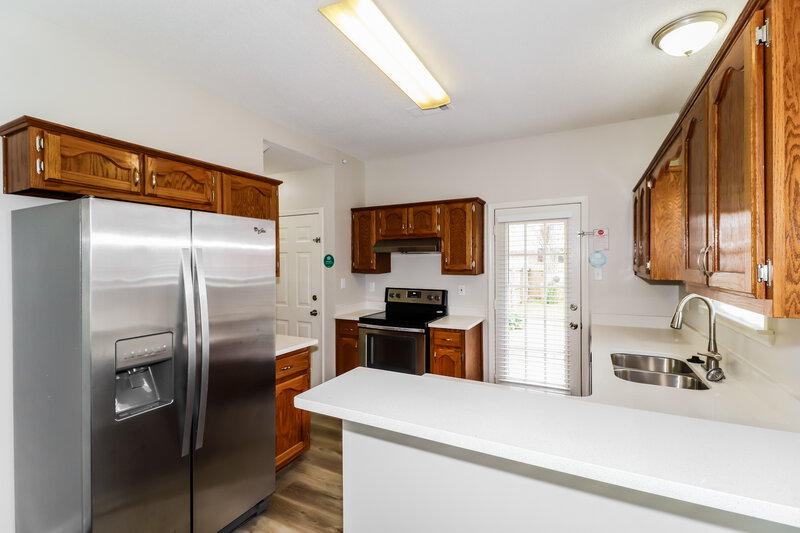 2,550/Mo, 8682 Overcup Oaks Dr Cordova, TN 38018 Kitchen View 2