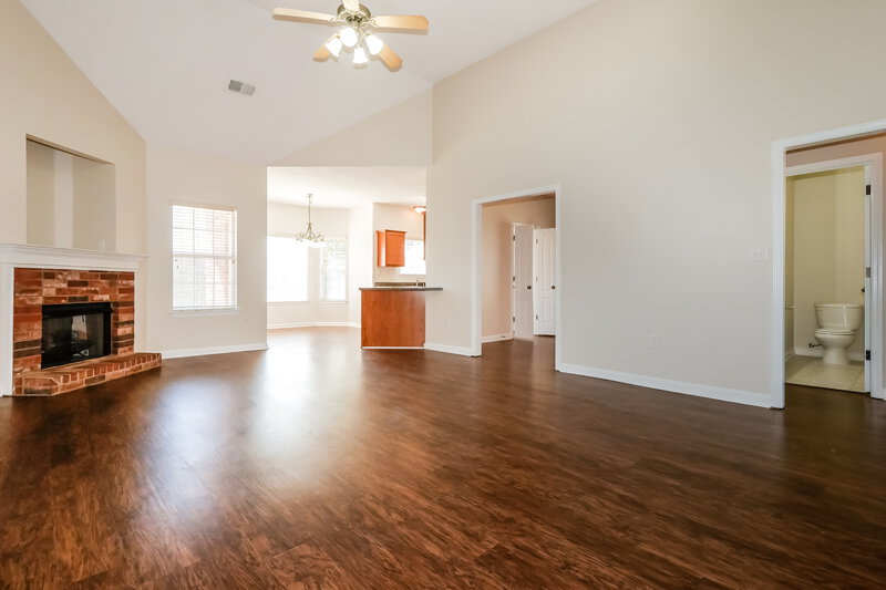 1,870/Mo, 1384 Carlton Ridge Dr Cordova, TN 38016 Living Room View