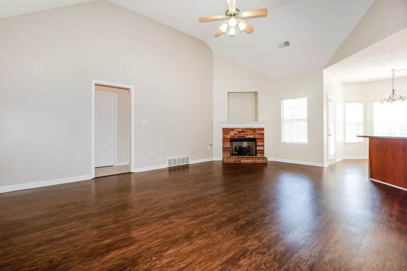 1,870/Mo, 1384 Carlton Ridge Dr Cordova, TN 38016 Living Room View 2