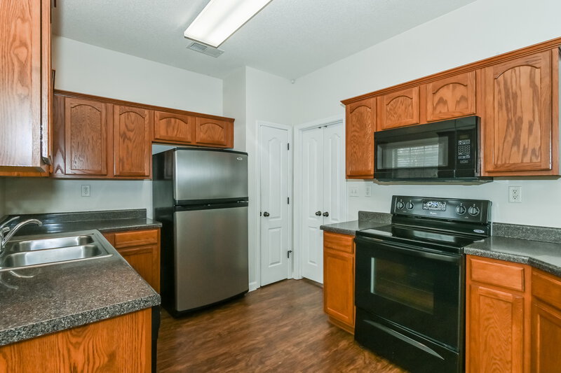 2,710/Mo, 1384 Carlton Ridge Dr Cordova, TN 38016 Kitchen View 2