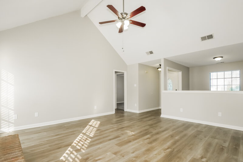 1,900/Mo, 4005 Eagle Ridge Ln Bartlett, TN 38135 Living Room View