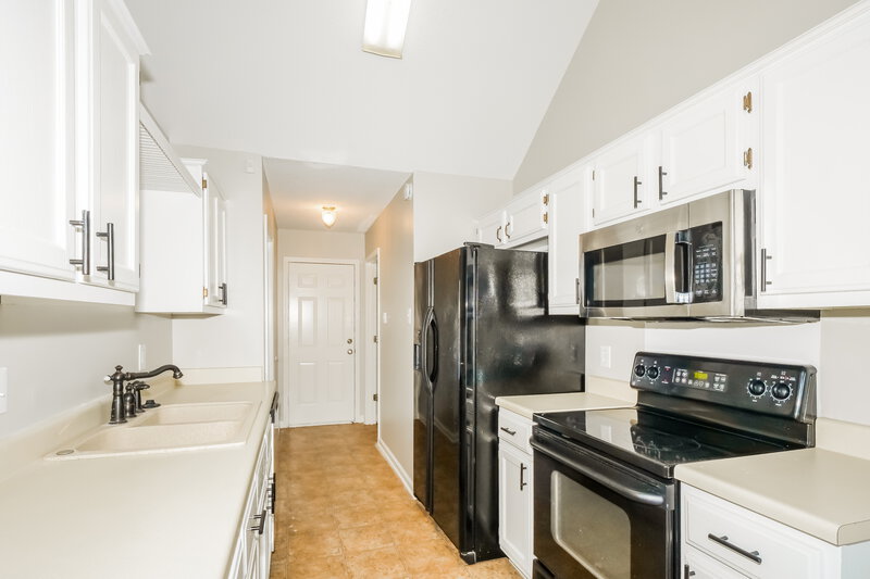 1,900/Mo, 4005 Eagle Ridge Ln Bartlett, TN 38135 Kitchen View