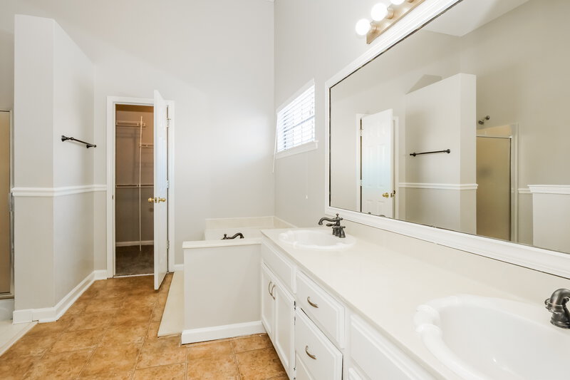 1,900/Mo, 4005 Eagle Ridge Ln Bartlett, TN 38135 Main Bathroom View
