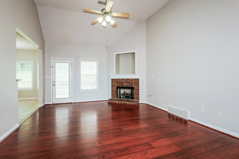 2,145/Mo, 9555 Morning Shadow Dr Cordova, TN 38016 Living Room View