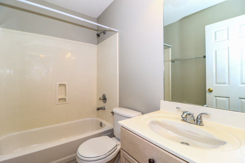 2,115/Mo, 11184 Orville Cv Arlington, TN 38002 Bathroom View