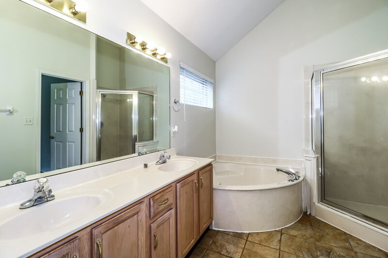 1,705/Mo, 3833 Richbrook Dr Bartlett, TN 38135 Main Bathroom View