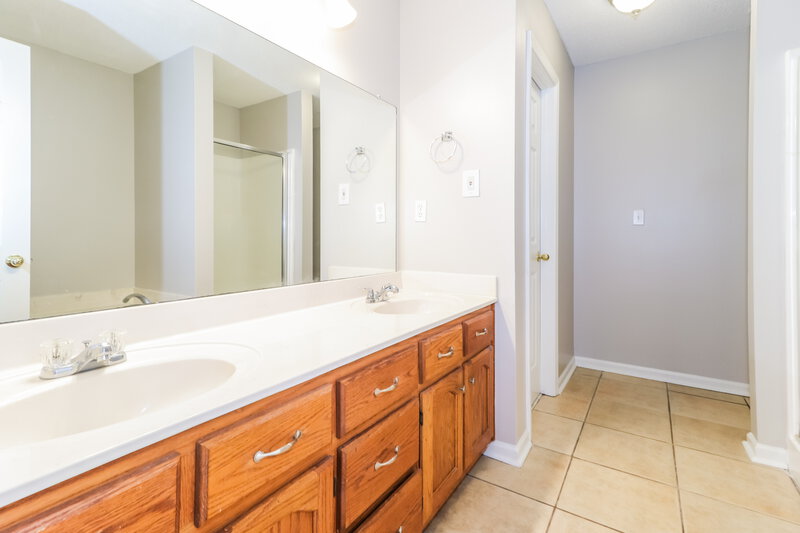 1,775/Mo, 761 Grant Dr Southaven, MS 38671 Main Bathroom View