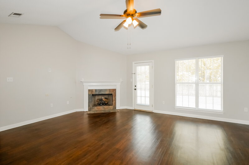 1,855/Mo, 1820 Mary Payton Cv Southaven, MS 38671 Living Room View 2