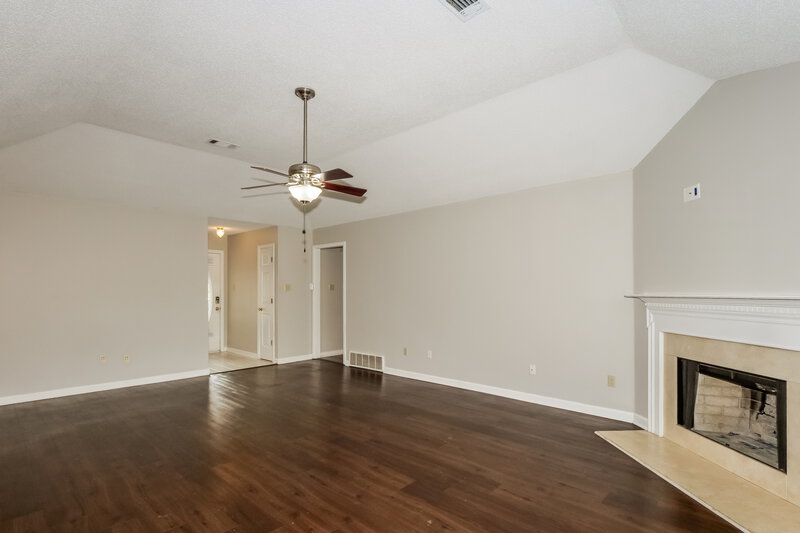 1,625/Mo, 6940 Brady Hill Dr Cordova, TN 38018 Living Room View 2