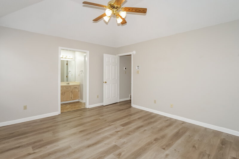 1,625/Mo, 6940 Brady Hill Dr Cordova, TN 38018 Main Bedroom View 2