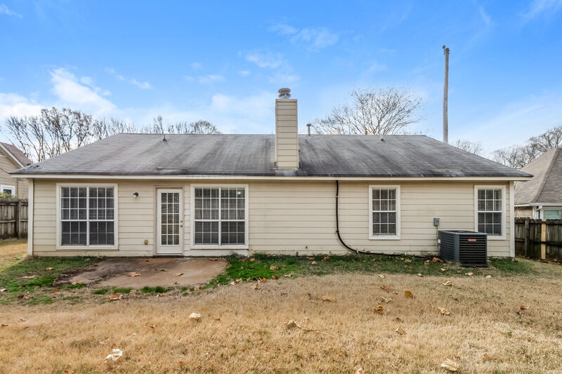 1,625/Mo, 6940 Brady Hill Dr Cordova, TN 38018 Rear View