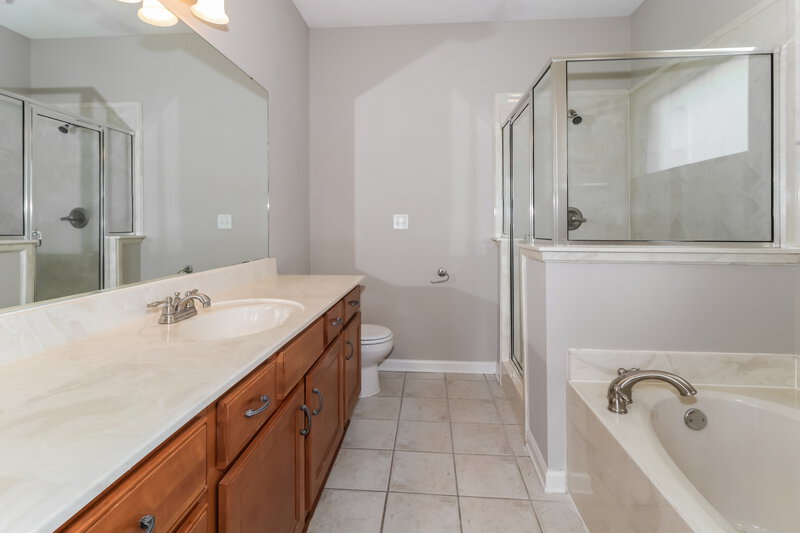 1,845/Mo, 1262 Carlton Ridge Dr Cordova, TN 38018 Main Bathroom View