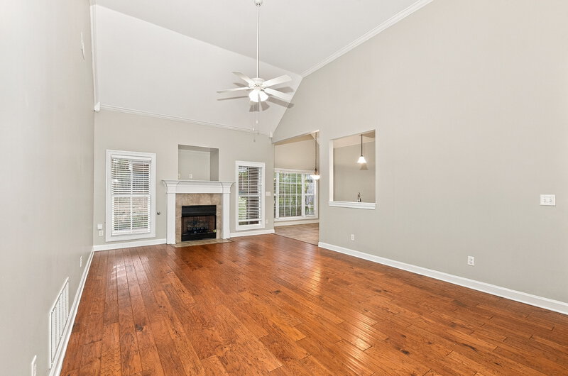 2,085/Mo, 2932 Keeley Cv Southaven, MS 38671 Living Room View 2