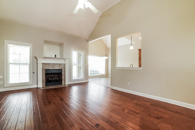 2,125/Mo, 2932 Keeley Cv Southaven, MS 38671 Living Room View 3