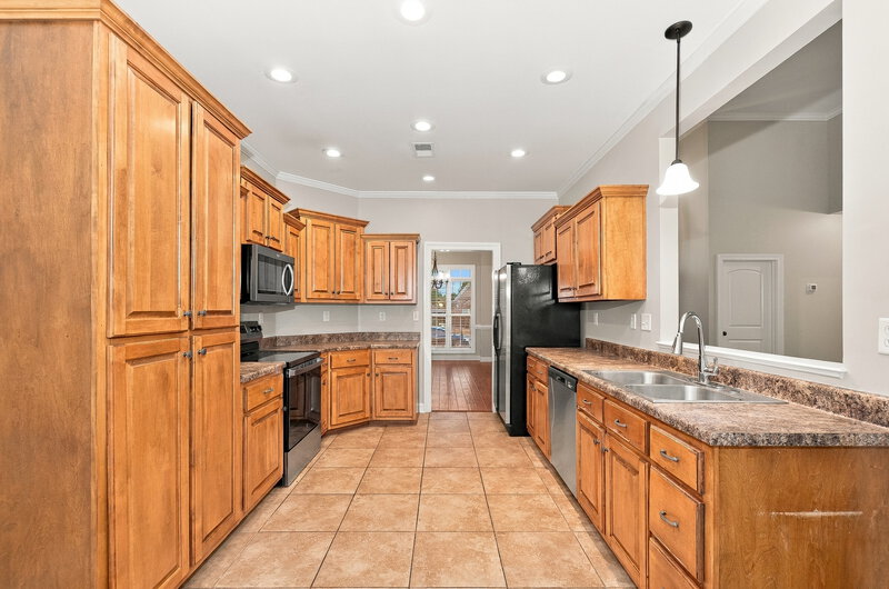 2,085/Mo, 2932 Keeley Cv Southaven, MS 38671 Kitchen View