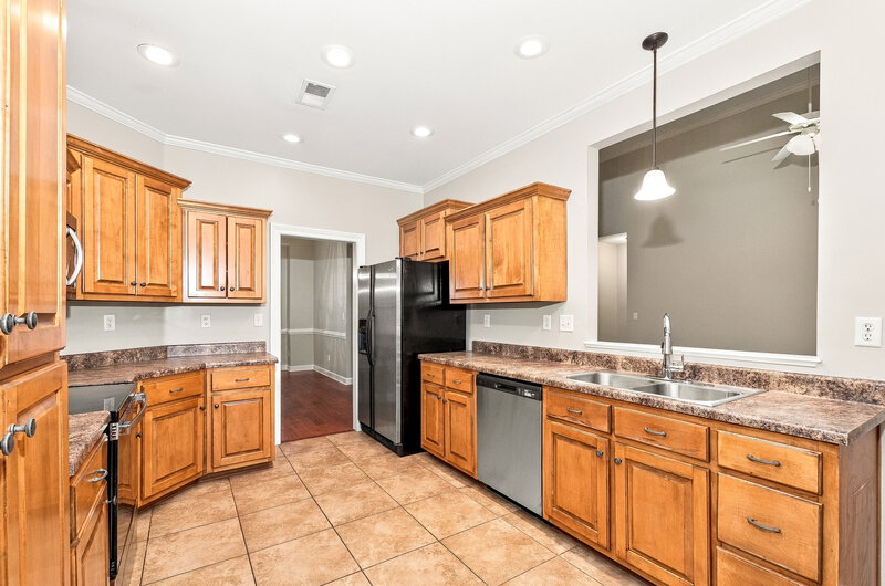 2,085/Mo, 2932 Keeley Cv Southaven, MS 38671 Kitchen View 3