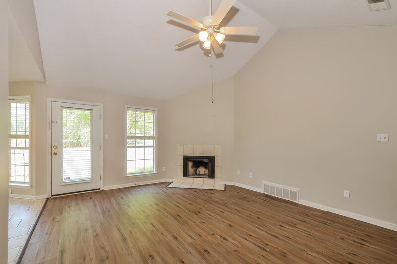 1,720/Mo, 3920 Paramount Cv Bartlett, TN 38135 Living Room View