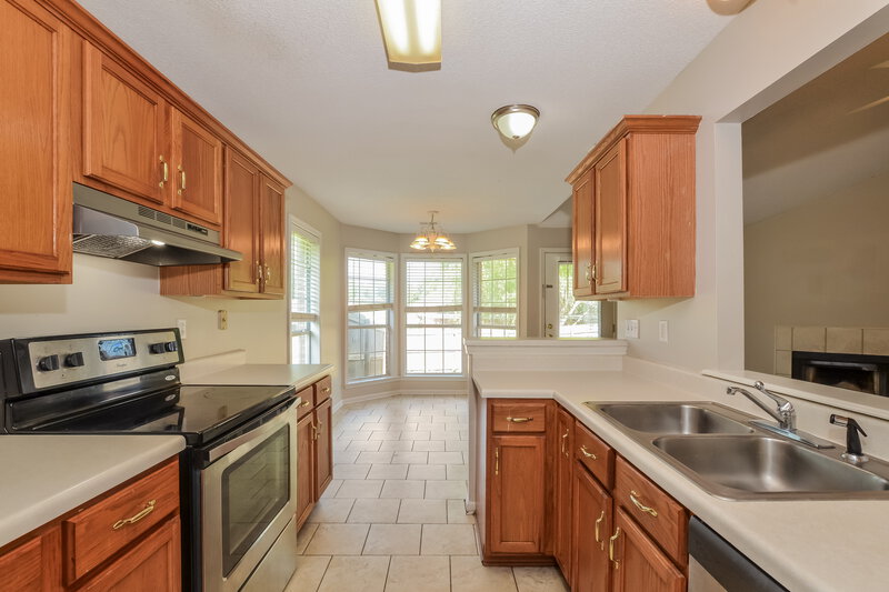 1,720/Mo, 3920 Paramount Cv Bartlett, TN 38135 Kitchen View 2