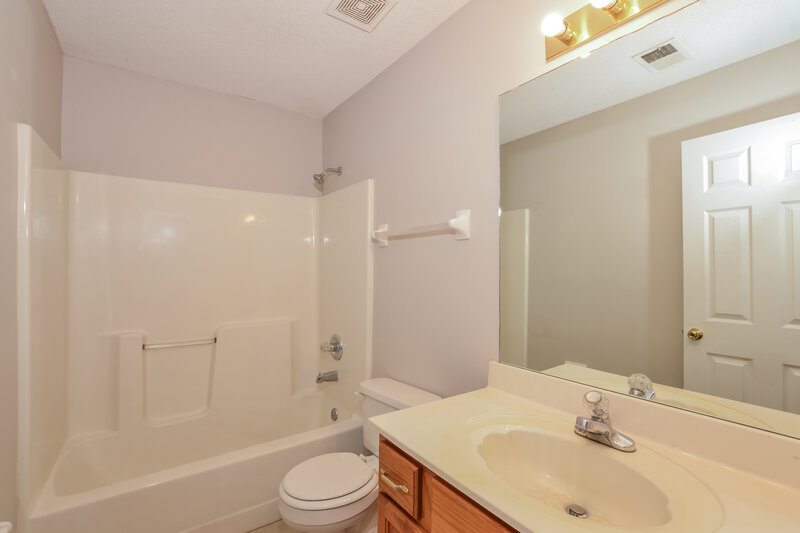 1,720/Mo, 3920 Paramount Cv Bartlett, TN 38135 Bathroom View