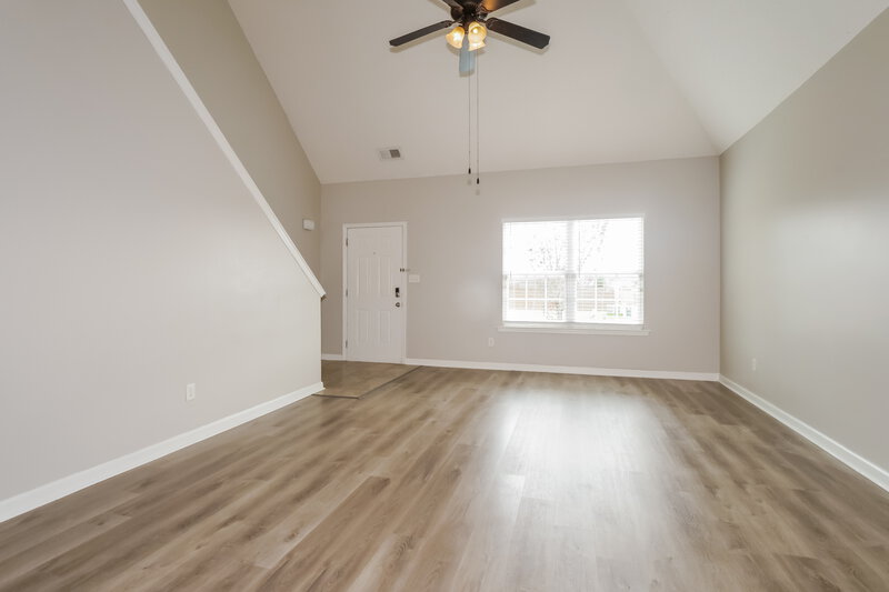 2,135/Mo, 7957 Gardendale Dr Olive Branch, MS 38654 Living Room View 2