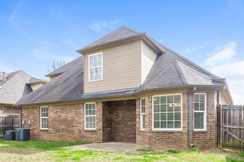 2,135/Mo, 7957 Gardendale Dr Olive Branch, MS 38654 Rear View