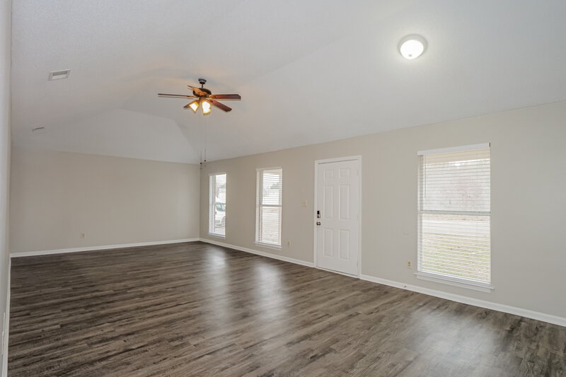 1,695/Mo, 4339 Waverly Farms Rd Millington, TN 38053 Living Room View