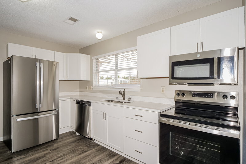 1,695/Mo, 4339 Waverly Farms Rd Millington, TN 38053 Kitchen View