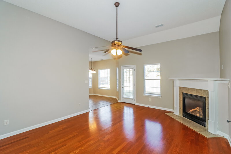 2,970/Mo, 9064 Kyle Duran Ln Olive Branch, MS 38654 Living Room View 2