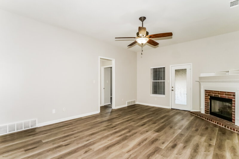 1,765/Mo, 190 Hidden Garden Dr Oakland, TN 38060 Living Room View