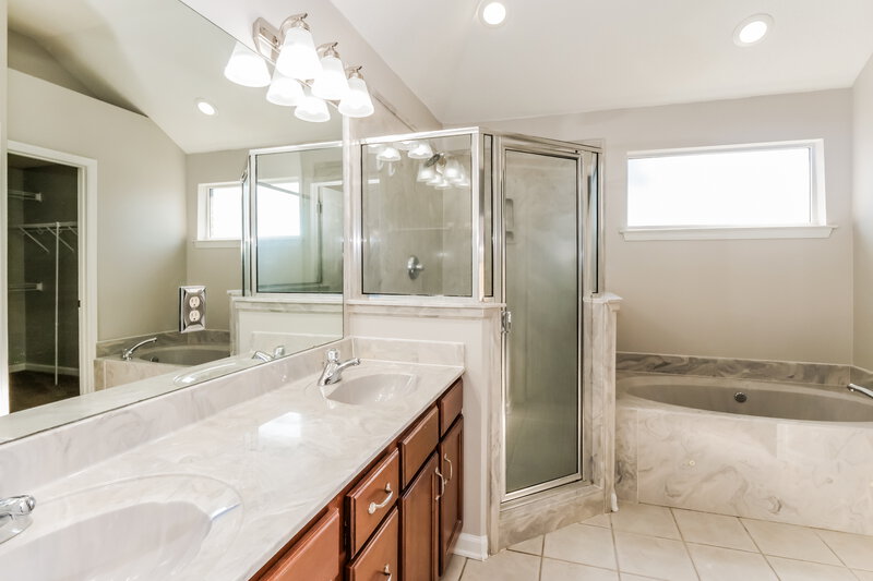 1,765/Mo, 190 Hidden Garden Dr Oakland, TN 38060 Main Bathroom View