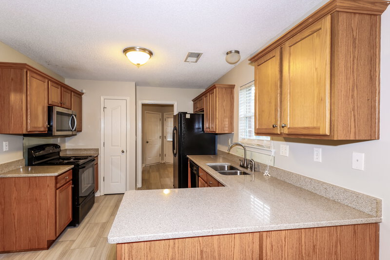 1,590/Mo, 8595 Griffin Park Dr Cordova, TN 38018 Kitchen View