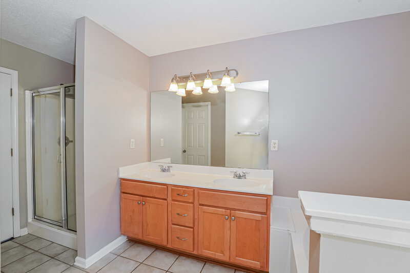 2,130/Mo, 4064 Sidlehill Dr Olive Branch, MS 38654 Main Bathroom View 2