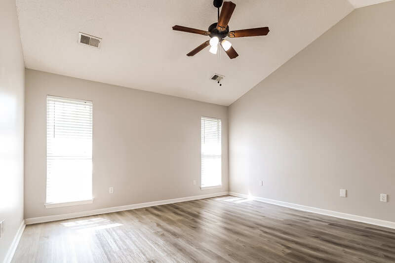1,890/Mo, 1805 Steeplechase Cv Southaven, MS 38671 Main Bedroom View