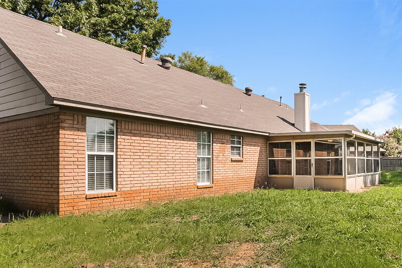 1,890/Mo, 1805 Steeplechase Cv Southaven, MS 38671 Rear View