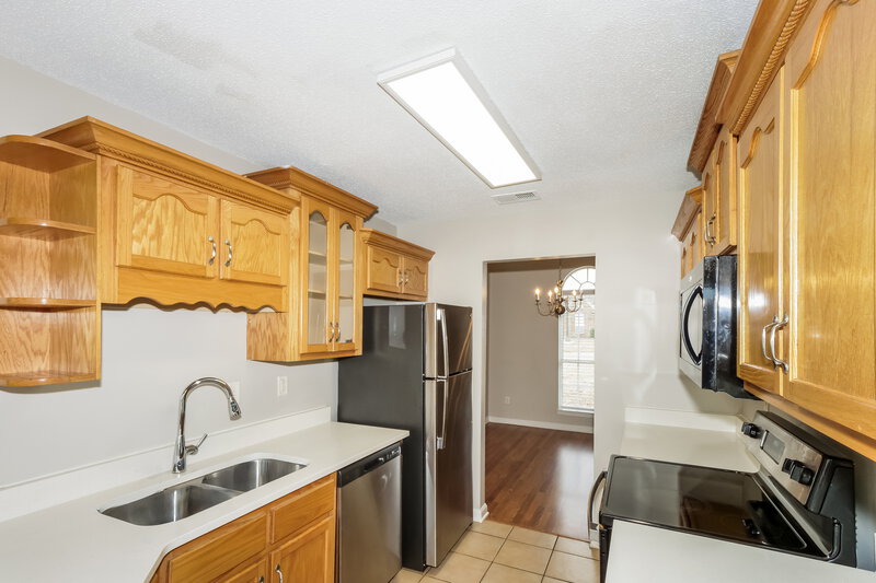2,370/Mo, 8359 Olivia Ln Southaven, MS 38672 Kitchen View