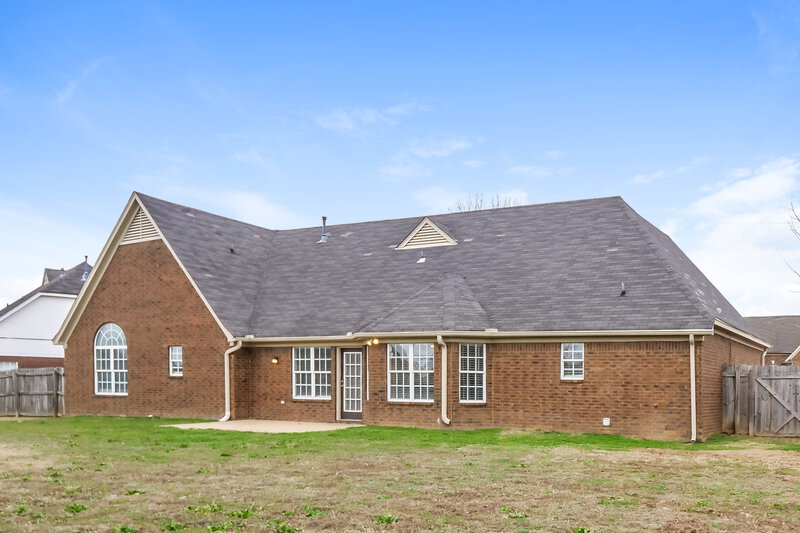 2,370/Mo, 8359 Olivia Ln Southaven, MS 38672 Rear View 2