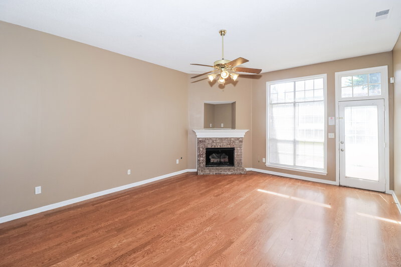 1,975/Mo, 2811 Misty Bay Dr Lakeland, TN 38002 Living Room View 2