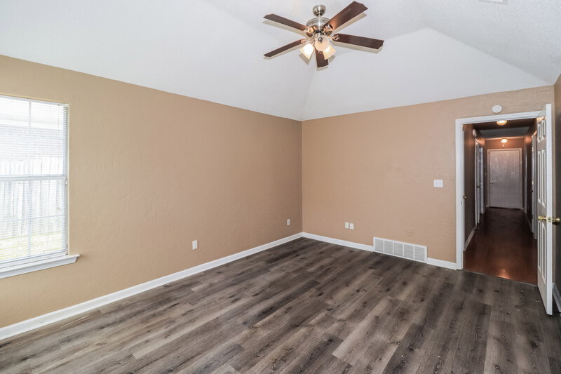 1,975/Mo, 2811 Misty Bay Dr Lakeland, TN 38002 Main Bedroom View 2